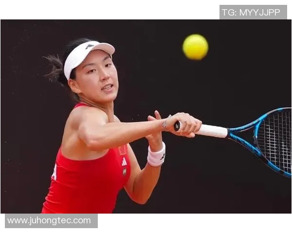 张芳独家分享网球心得与技巧助你提升球技的秘诀与经验